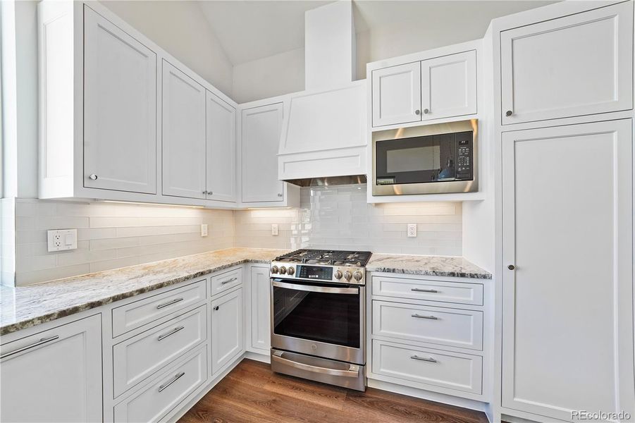 Furnished interior view inside a new home in , Salida (Image 13).