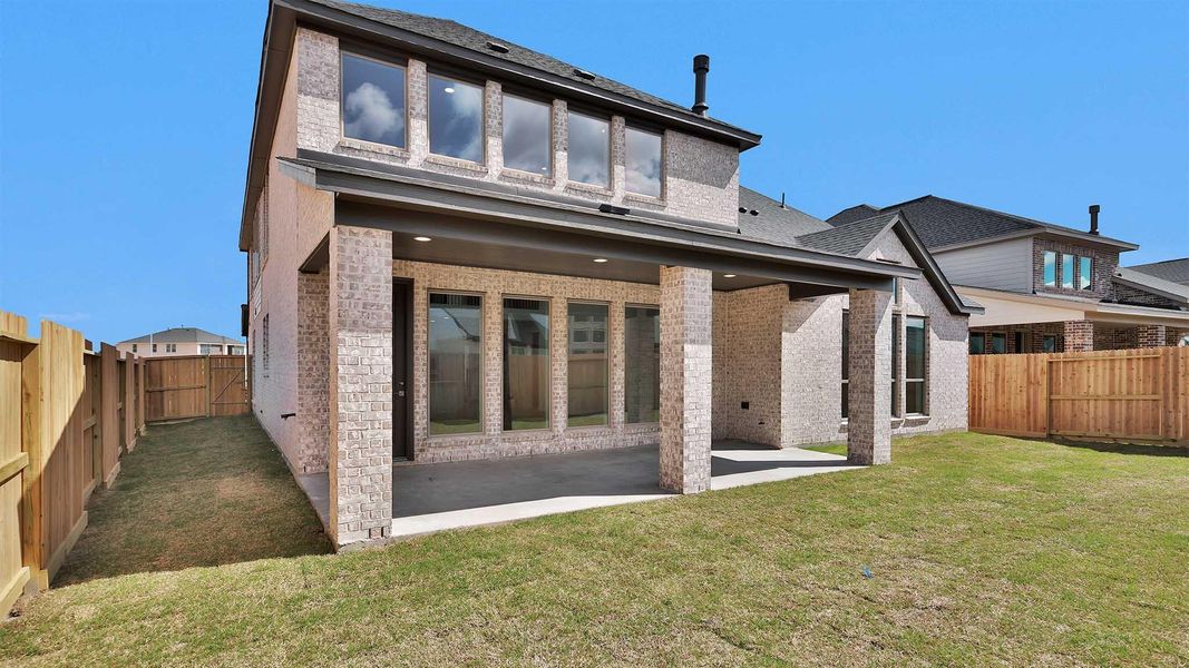 Exterior details and patio area of a home in Cross Creek West, Fulshear (Image 4).