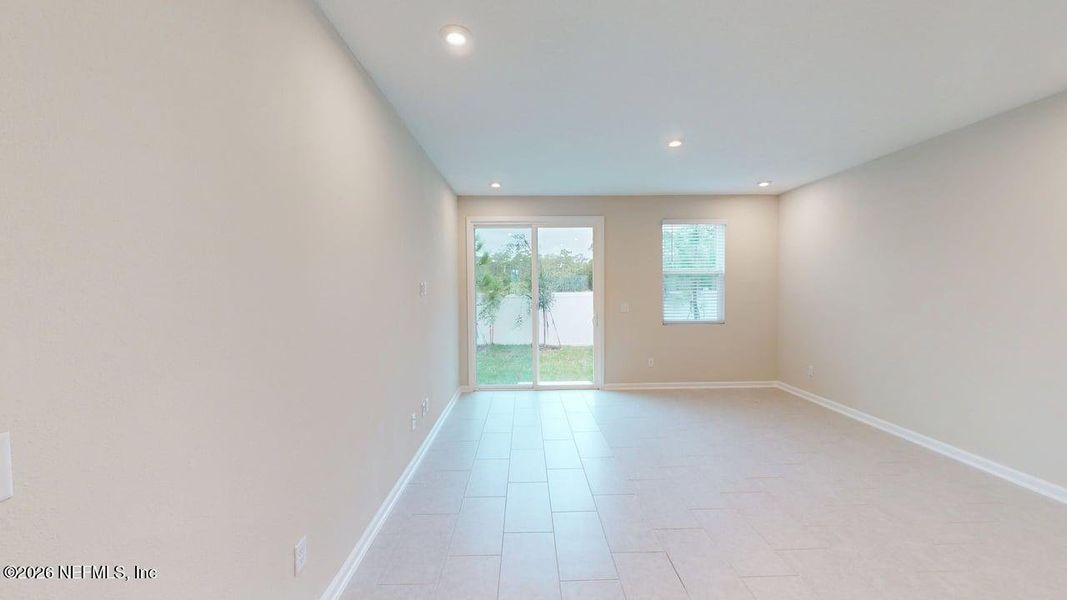 Spacious, unfurnished interior of a new home in Egret Creek, Jacksonville (Image 11).