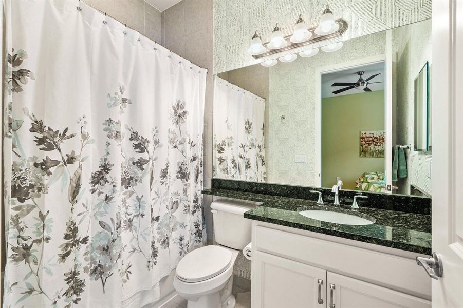 EN SUITE BATHROOM