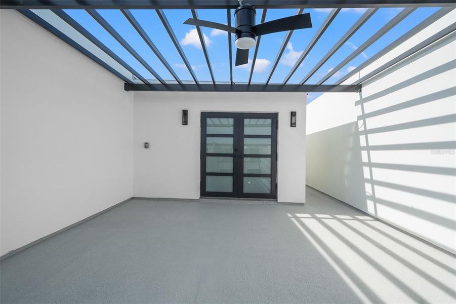 Exterior details and patio area of a home in , Pinellas Park (Image 24).