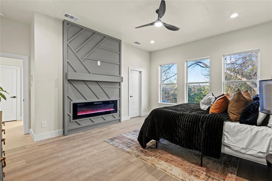 Furnished interior view inside a new home in , Dallas (Image 8).