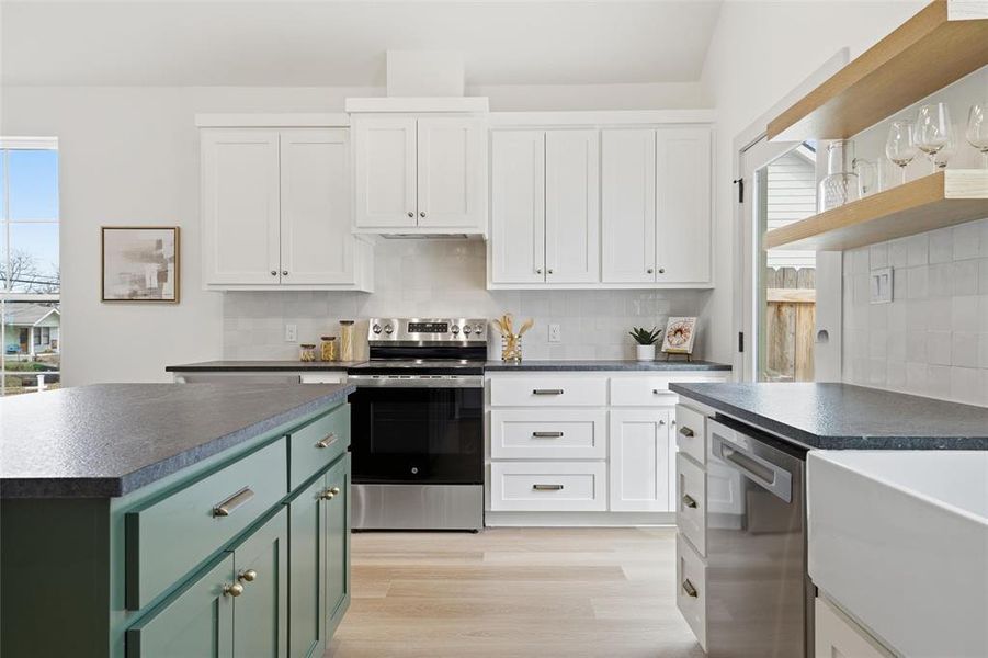 Furnished interior view inside a new home in , Waco (Image 28). Furnished interior view inside a new home in , Waco (Image 28).