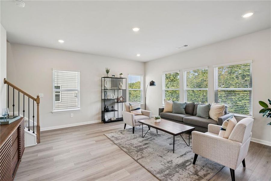 Furnished interior view inside a new home in Ivey Township, Dallas (Image 4).