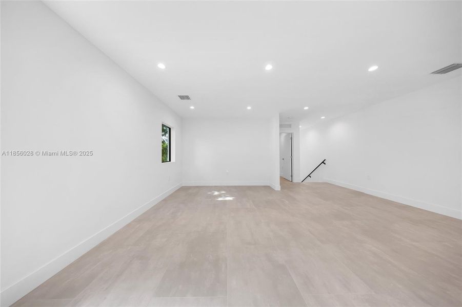 Image 35 of a home in .