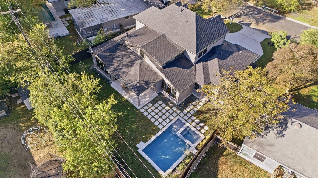 Aerial view of property and surrounding area