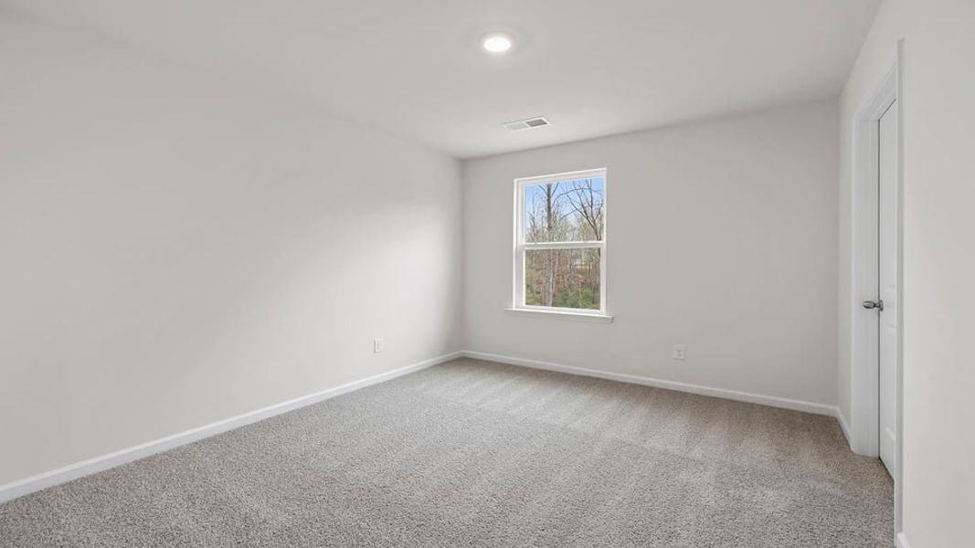 Spacious, unfurnished interior of a new home in Seneca Falls, Seneca (Image 30).