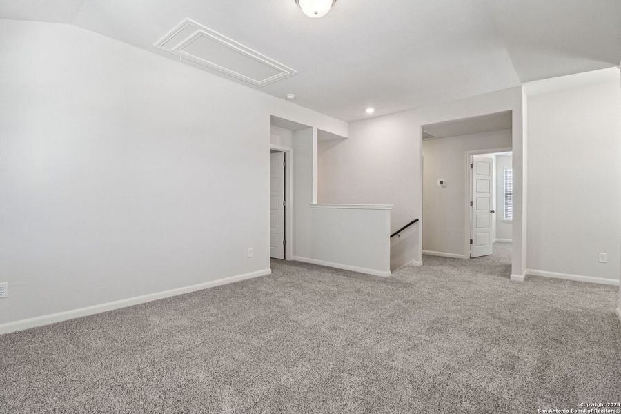 Spacious, unfurnished interior of a new home in Remington Ranch, San Antonio (Image 28). Spacious, unfurnished interior of a new home in Remington Ranch, San Antonio (Image 28).