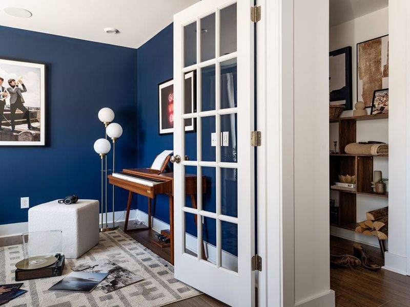 Furnished interior view inside a new home in Context at Oakhurst, Charlotte (Image 11). Furnished interior view inside a new home in Context at Oakhurst, Charlotte (Image 11).