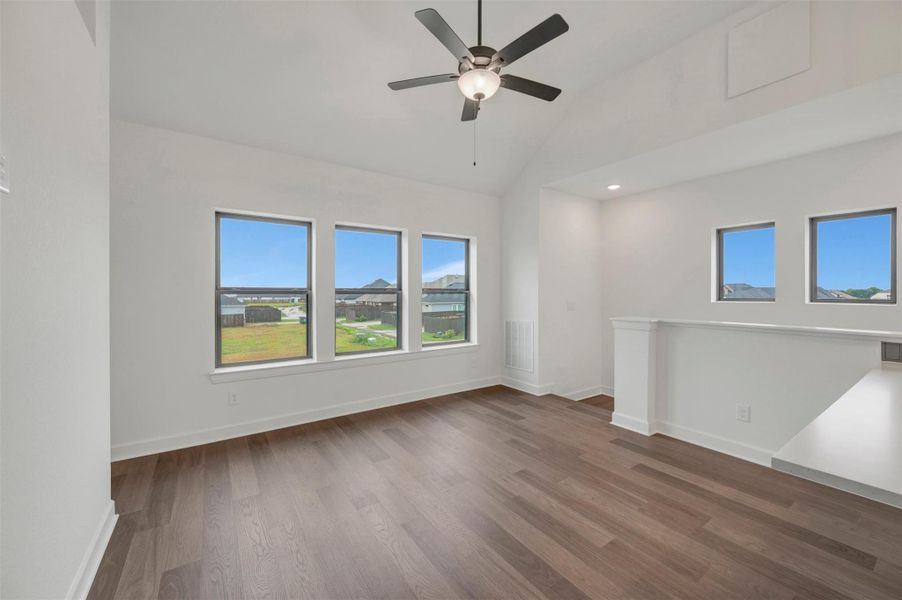 Spacious, unfurnished interior of a new home in Riceland - Enclave Row Collection, Mont Belvieu (Image 13).