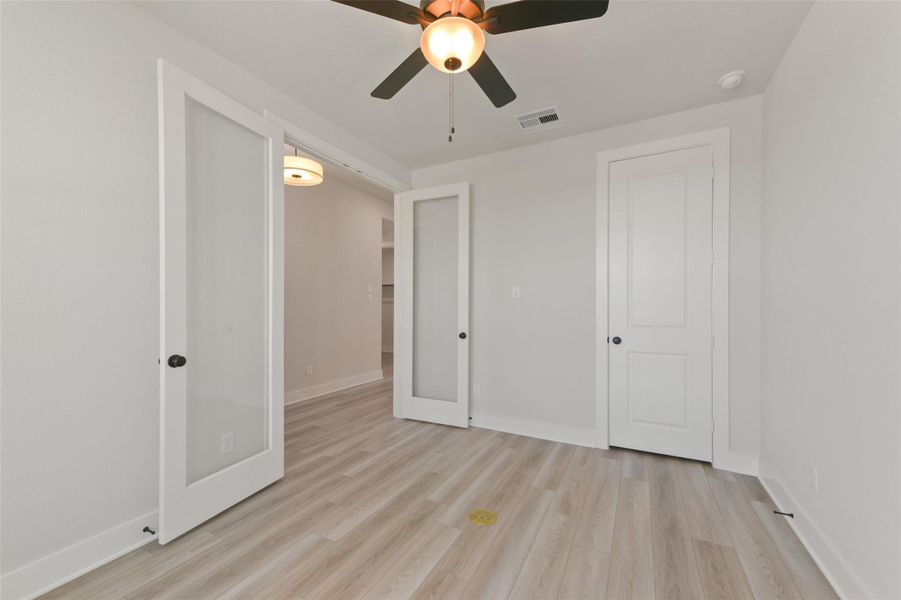 Spacious, unfurnished interior of a new home in Lago Mar, Texas City (Image 20).