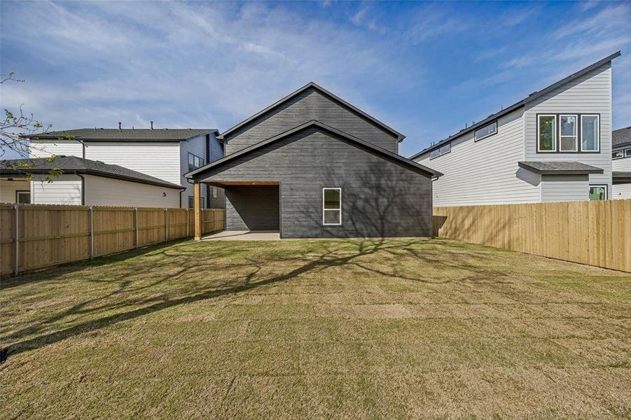 Exterior details and patio area of a home in , Dallas (Image 18).