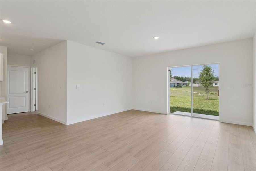 Spacious, unfurnished interior of a new home in Campbell Crossing, Port Orange (Image 13).