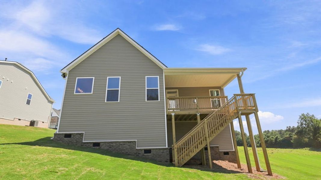 Exterior details and patio area of a home in Shadowood, Seneca (Image 20).