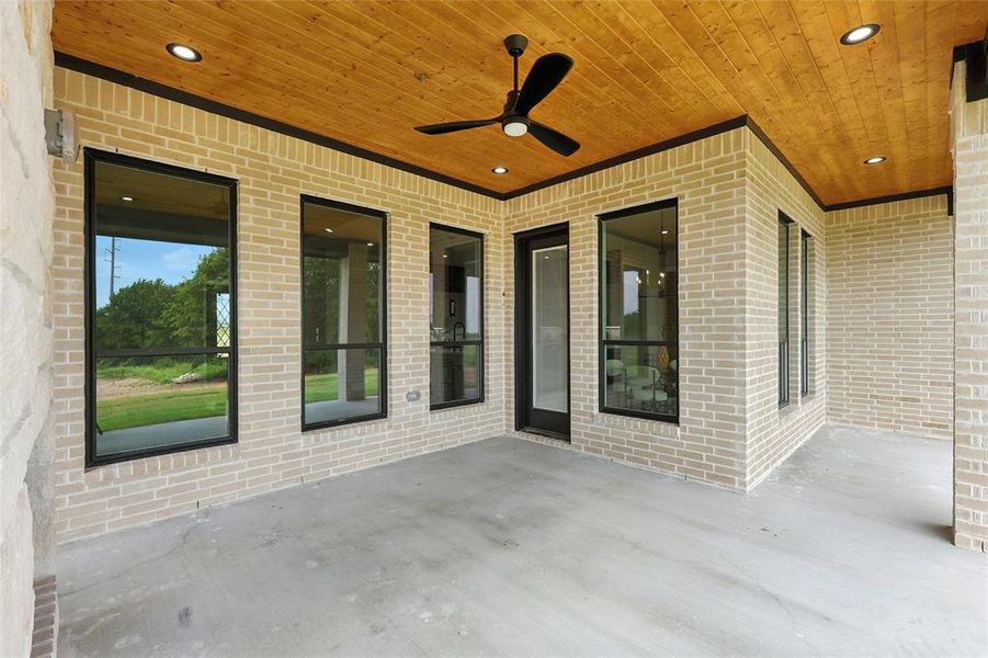 View of patio / terrace with ceiling fan
