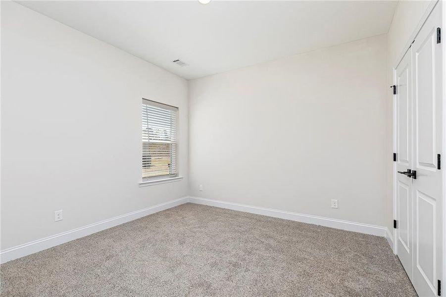 Spacious, unfurnished interior of a new home in Mount Tabor Pointe, Dallas (Image 14).