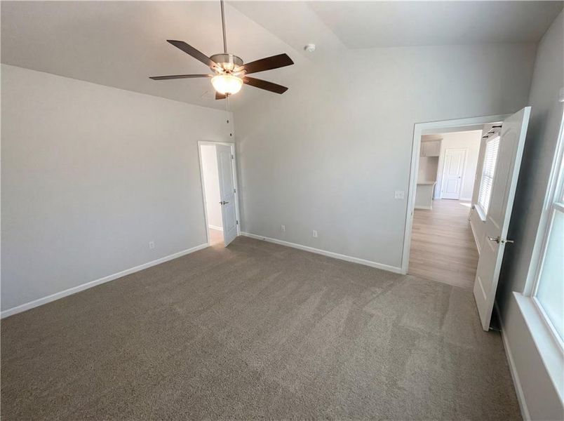 Spacious, unfurnished interior of a new home in , Grantville (Image 12).