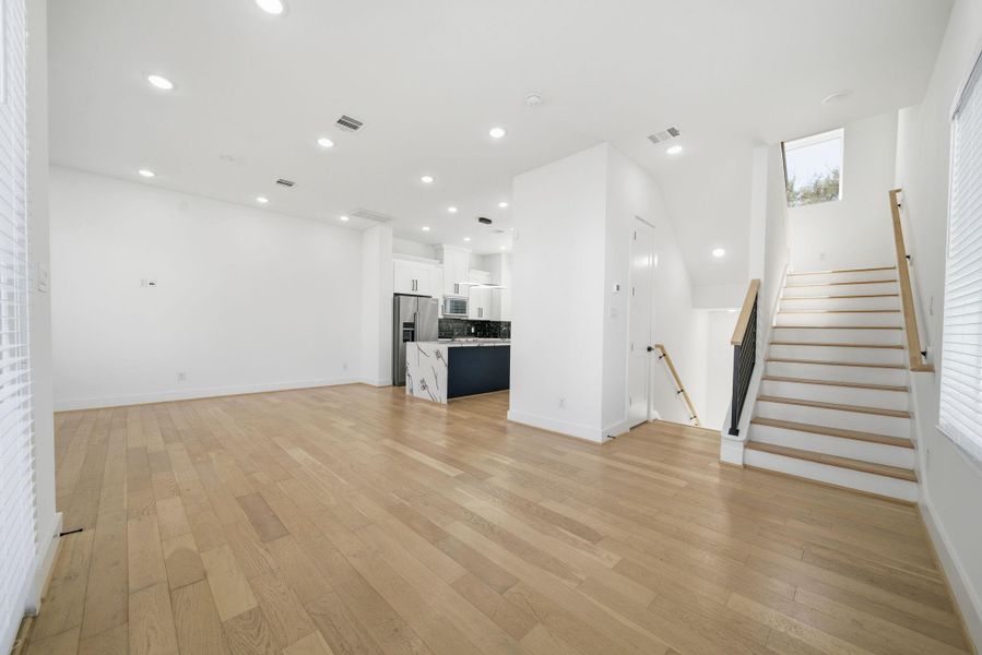 Spacious, unfurnished interior of a new home in , Houston (Image 13).