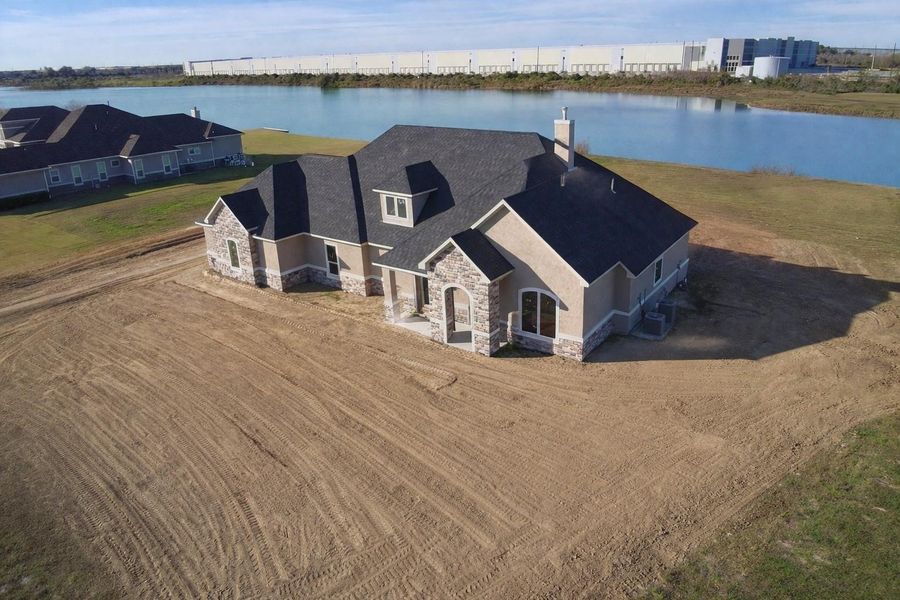 Image 8 of a home in . Image 8 of a home in .