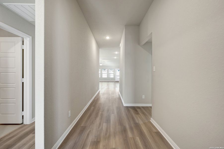 Spacious, unfurnished interior of a new home in Greenspoint Heights, Seguin (Image 39).