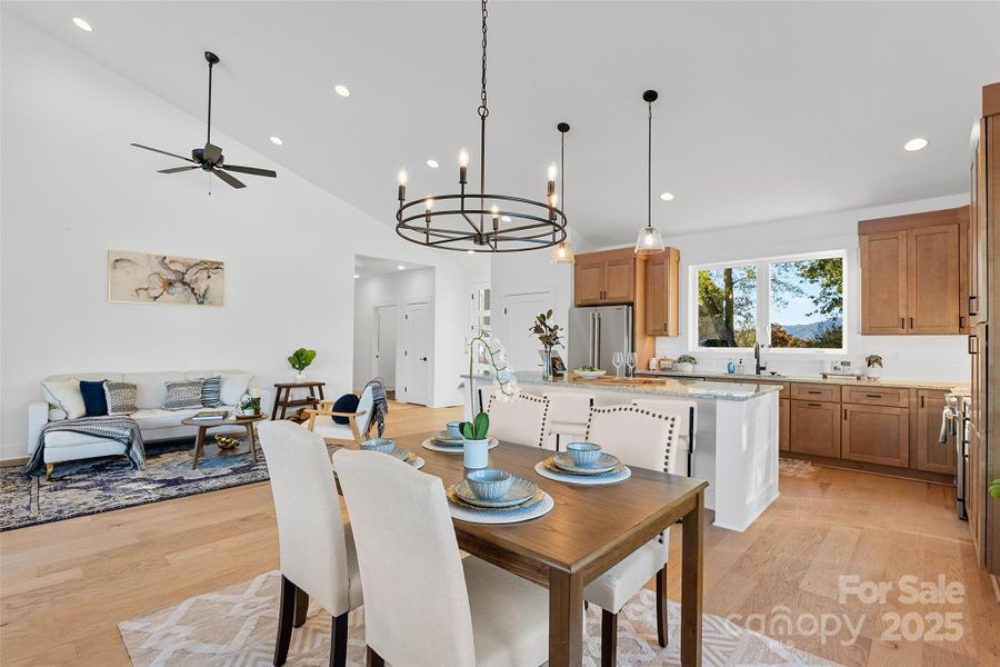 Dining Area Dining Area