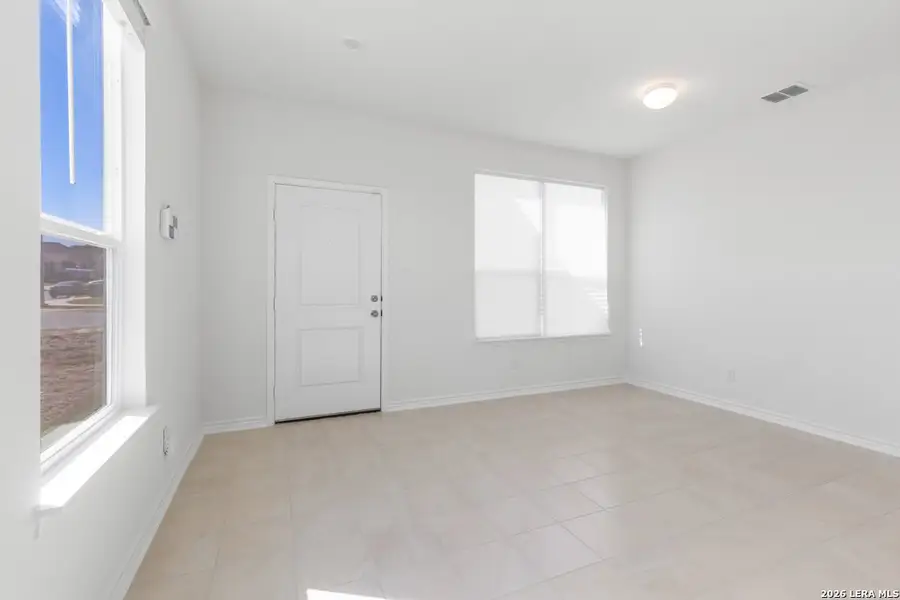 Spacious, unfurnished interior of a new home in Knox Ridge, Converse (Image 21).