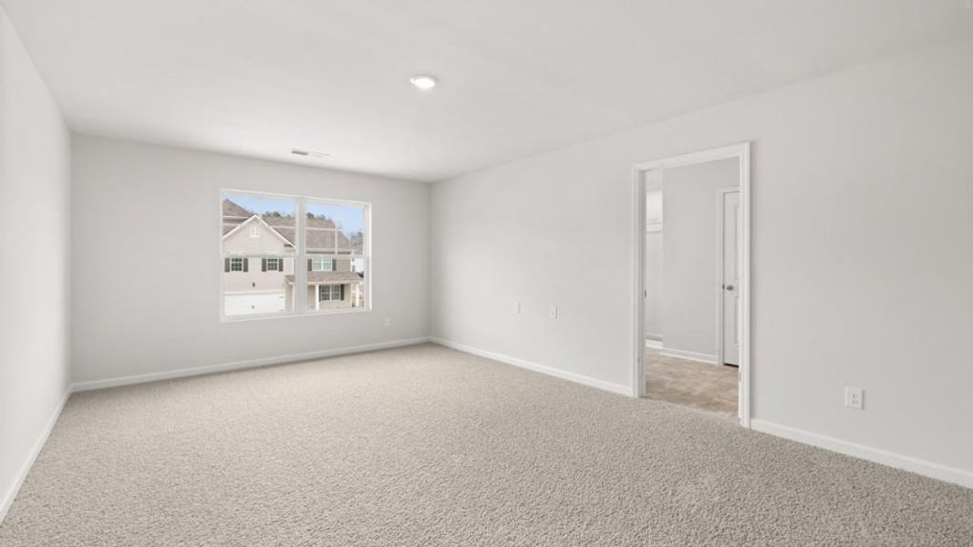 Spacious, unfurnished interior of a new home in Sheffield Highlands, Dallas (Image 18).