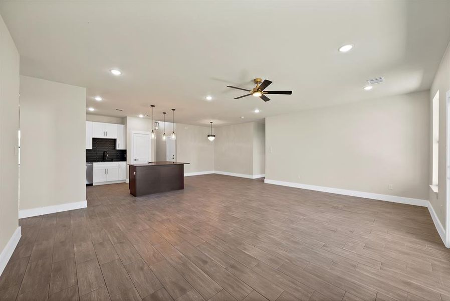 Spacious, unfurnished interior of a new home in , Granbury (Image 17). Spacious, unfurnished interior of a new home in , Granbury (Image 17).