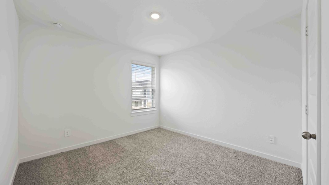 Spacious, unfurnished interior of a new home in Pinehaven, Houston (Image 6).