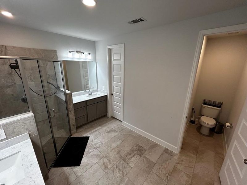 Image 22 of a home in Grand Central Park 45'.