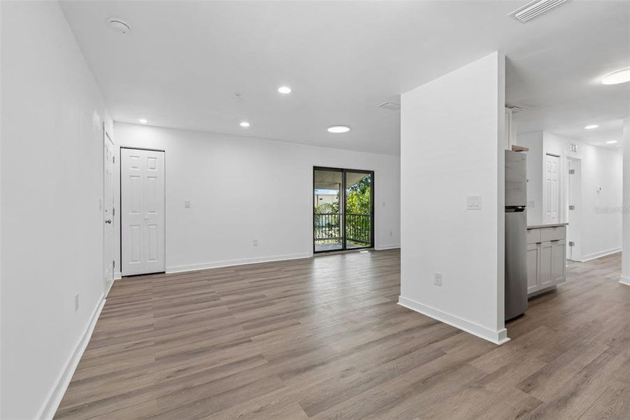 Spacious, unfurnished interior of a new home in , Oldsmar (Image 20). Spacious, unfurnished interior of a new home in , Oldsmar (Image 20).