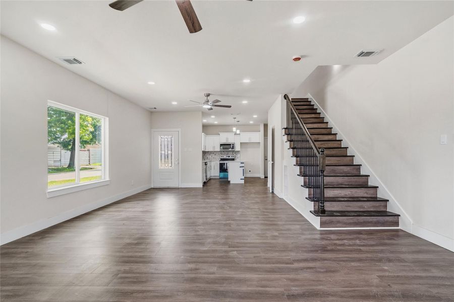 Spacious, unfurnished interior of a new home in , Houston (Image 46).