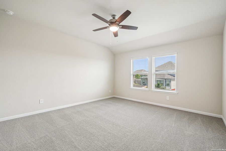 Spacious, unfurnished interior of a new home in Arcadia Ridge - Premier Series, San Antonio (Image 28).