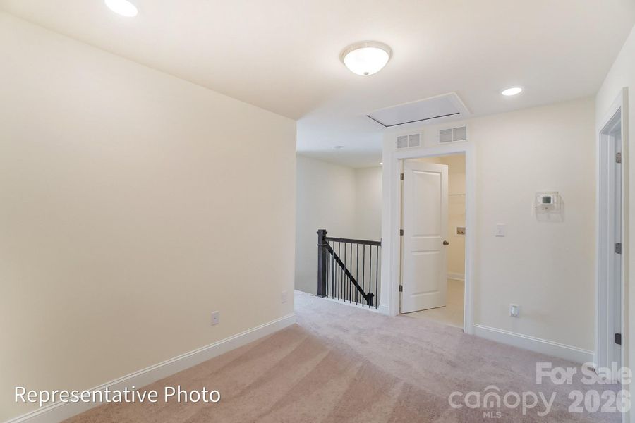 Spacious, unfurnished interior of a new home in Harrisburg Village, Harrisburg (Image 13).