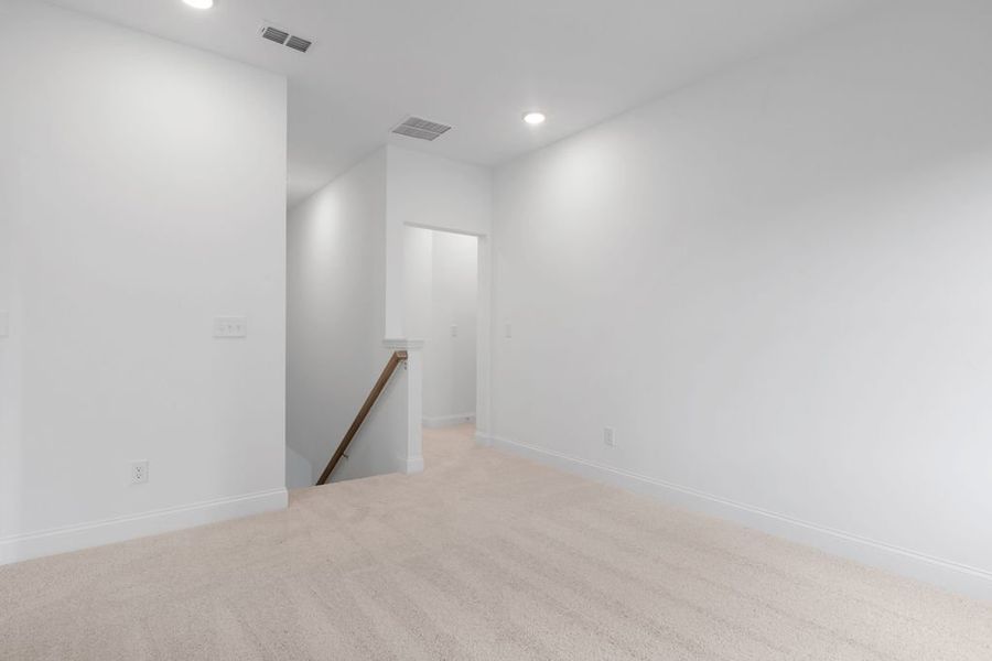 Representative unfurnished interior of a home built from the Canton by UnionMain Homes in Three Rivers, Rome (Image 24).