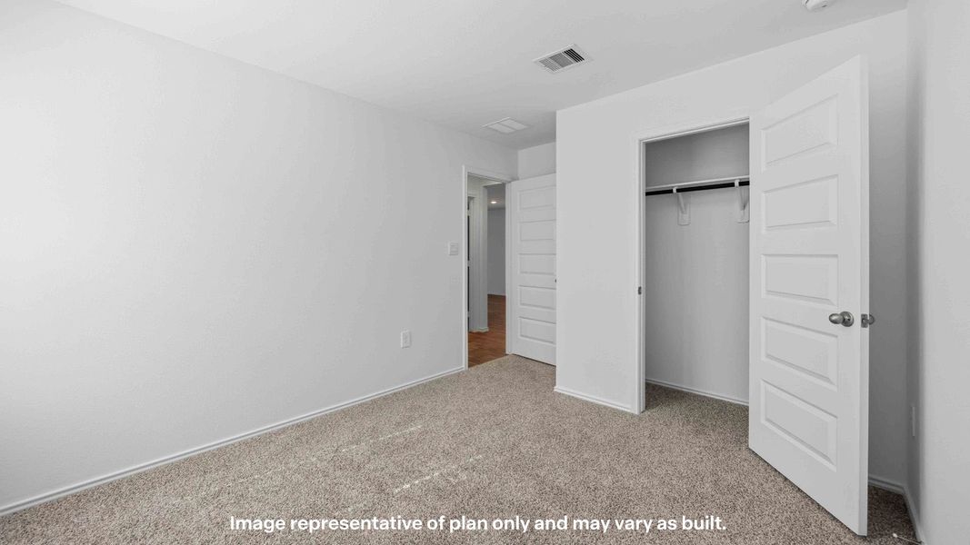Spacious, unfurnished interior of a new home in Terra Vista, Lubbock (Image 17).
