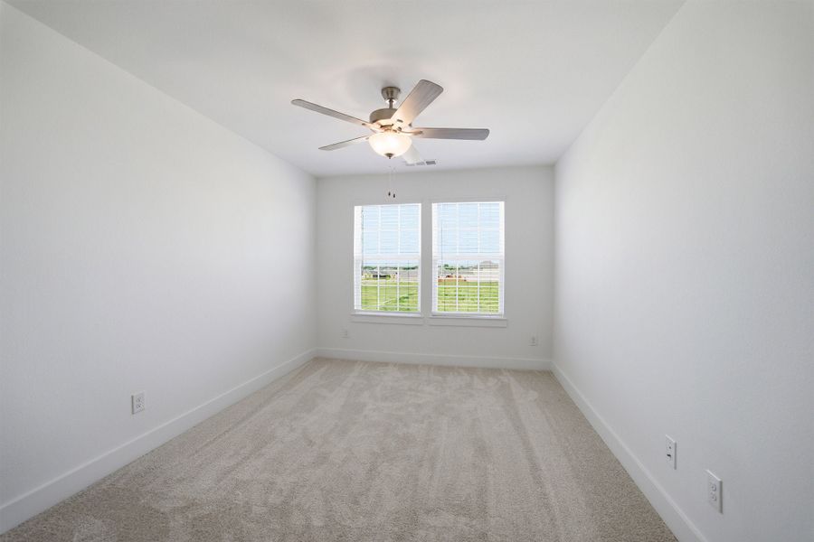 Spacious, unfurnished interior of a new home in Saddlebrook Estates, Waxahachie (Image 27).