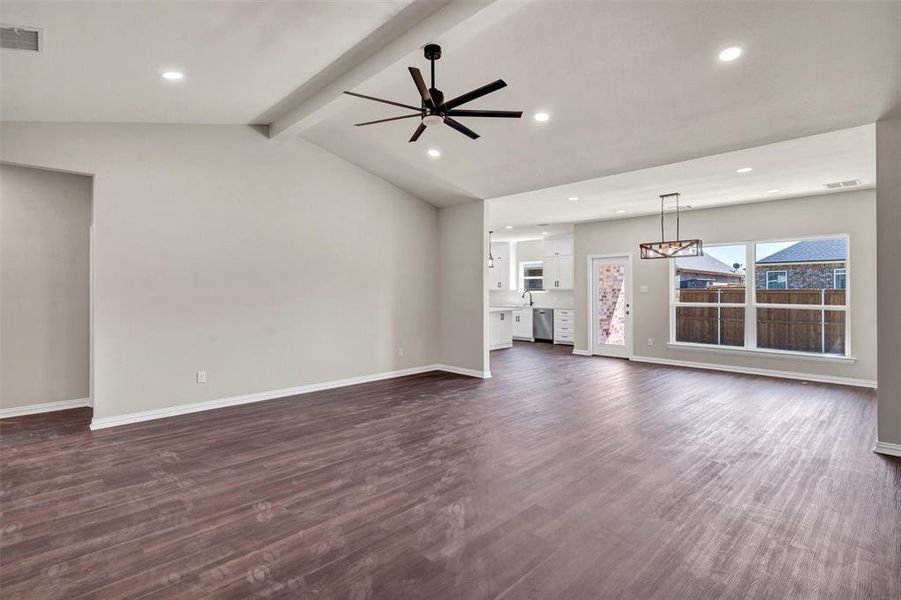 Spacious, unfurnished interior of a new home in , Mabank (Image 17). Spacious, unfurnished interior of a new home in , Mabank (Image 17).