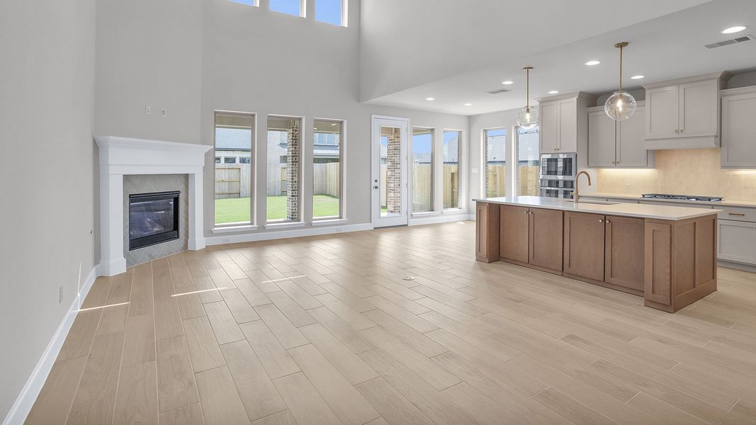 Spacious, unfurnished interior of a new home in Everly, Hockley (Image 9).