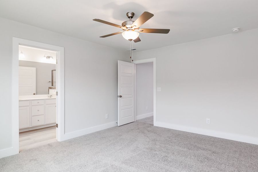 Spacious, unfurnished interior of a new home in Vaughan Farms, Angier (Image 16). Spacious, unfurnished interior of a new home in Vaughan Farms, Angier (Image 16).