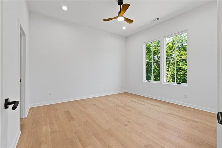 Spacious, unfurnished interior of a new home in , Alpharetta (Image 80).