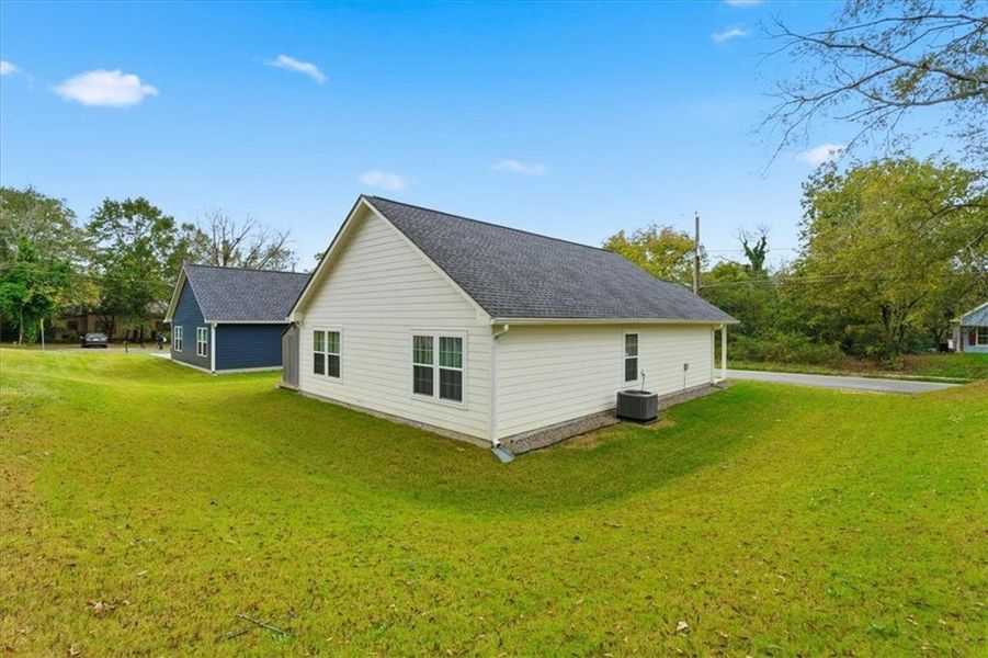 Exterior details and patio area of a home in , Rome (Image 19).