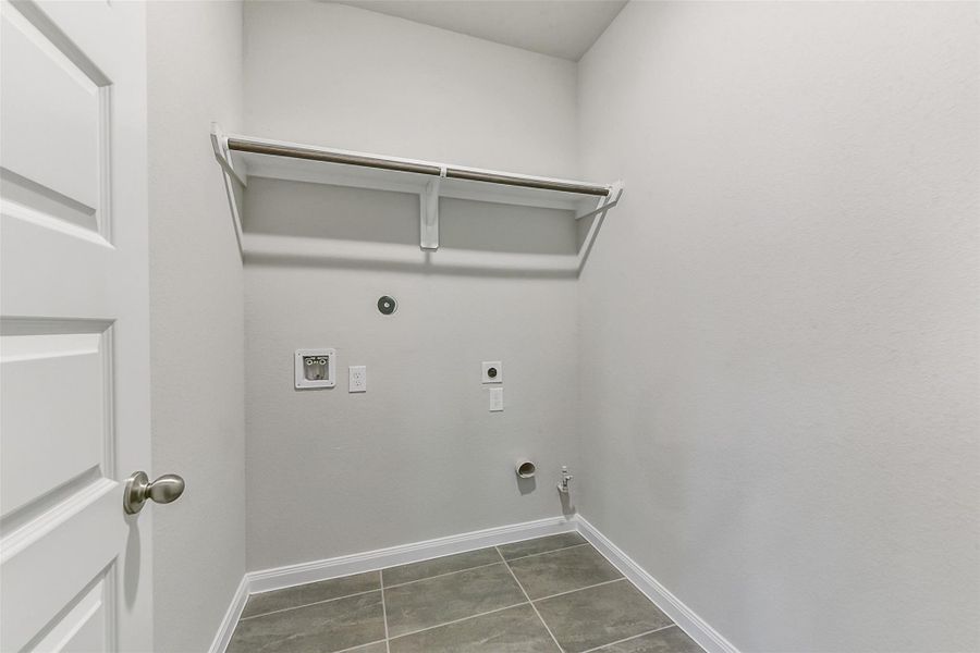 Spacious, unfurnished interior of a new home in , Houston (Image 34).