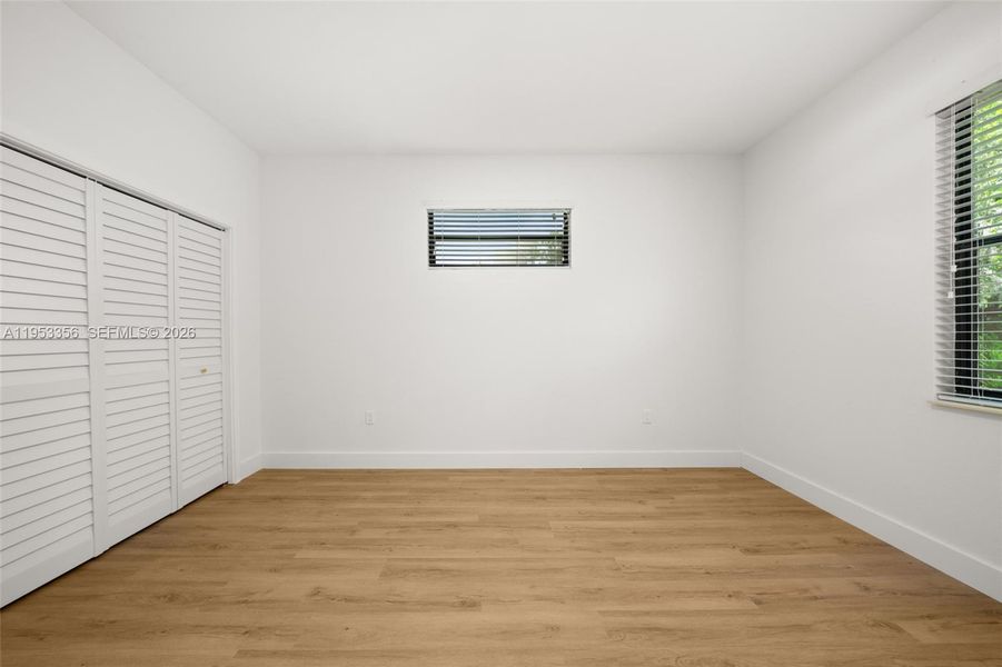 Spacious, unfurnished interior of a new home in , Sebring (Image 21).