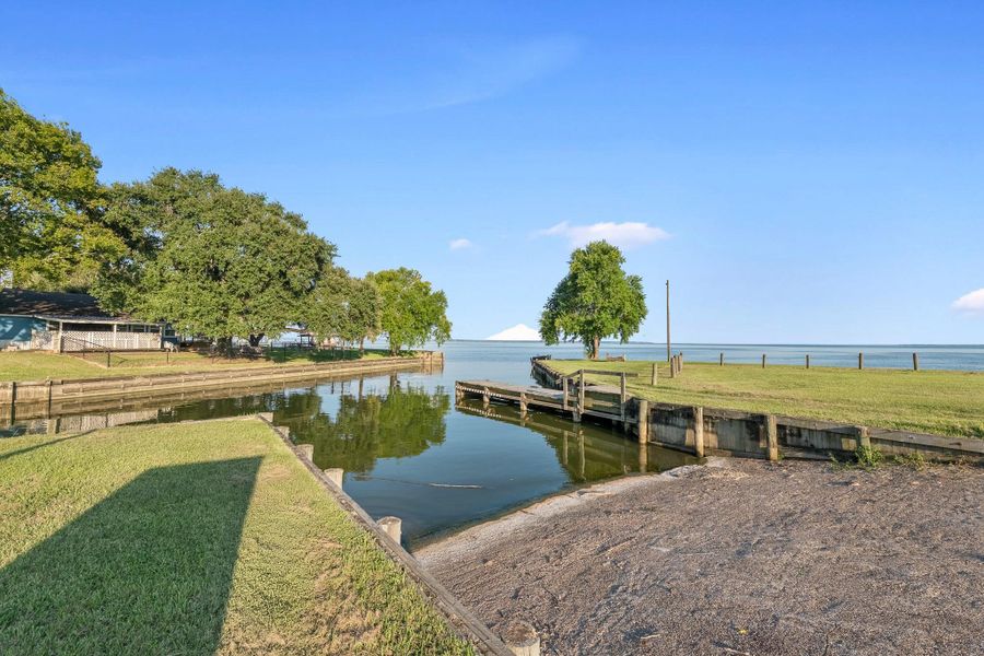 Natural landscape and outdoor views near  in Point Blank (Image 44).