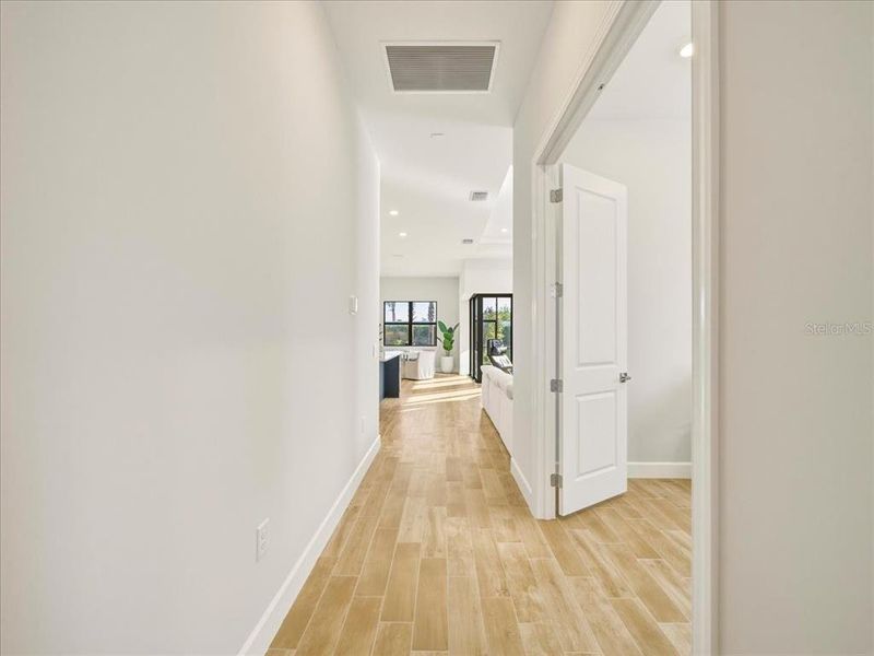 Spacious, unfurnished interior of a new home in Talon Preserve on Palmer Ranch, Nokomis (Image 27).