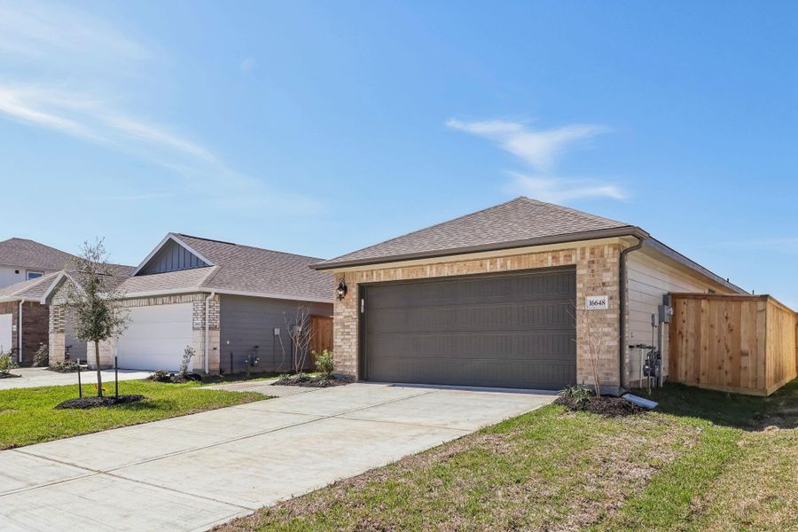 Photo is not of the actual home, but is an inspirational photo of builder’s model home and may depict options, furnishings, and/or decorator features that are not included Photo is not of the actual home, but is an inspirational photo of builder’s model home and may depict options, furnishings, and/or decorator features that are not included