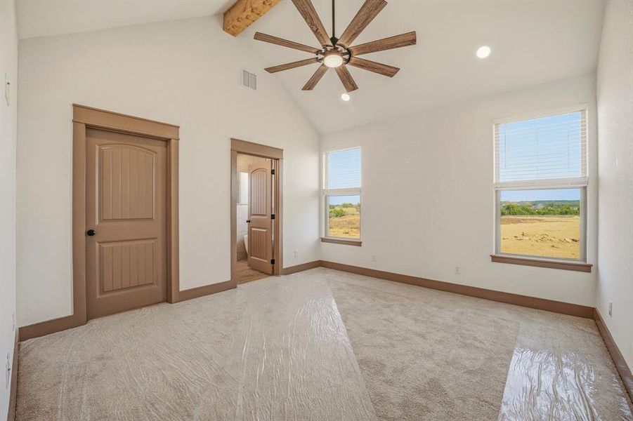 Spacious, unfurnished interior of a new home in , Nemo (Image 24).