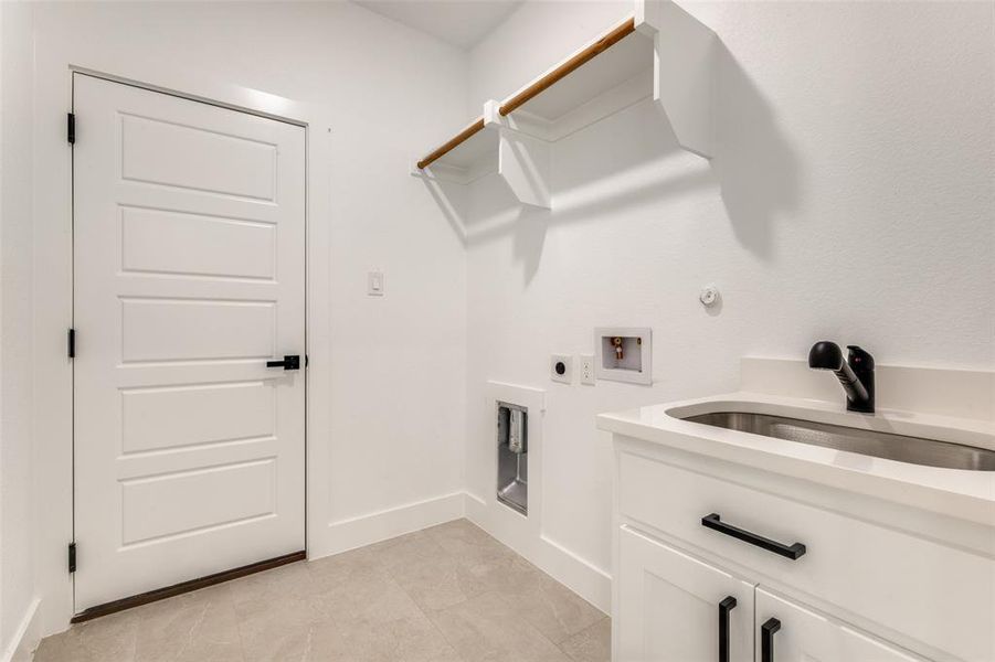 Furnished interior view inside a new home in , Boyd (Image 33).