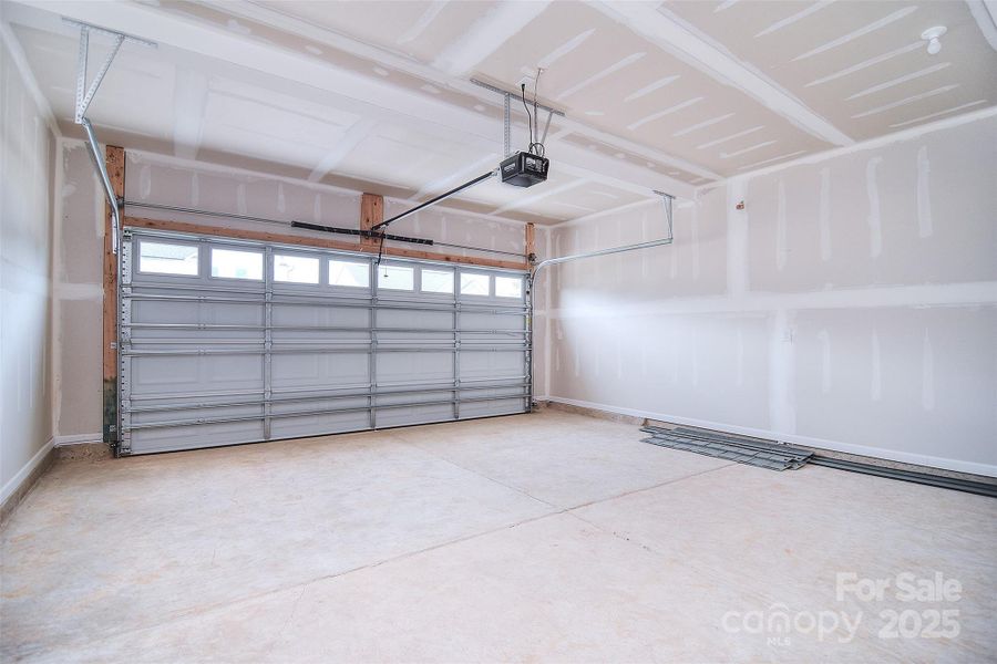 Spacious, unfurnished interior of a new home in Larkin, Statesville (Image 31).